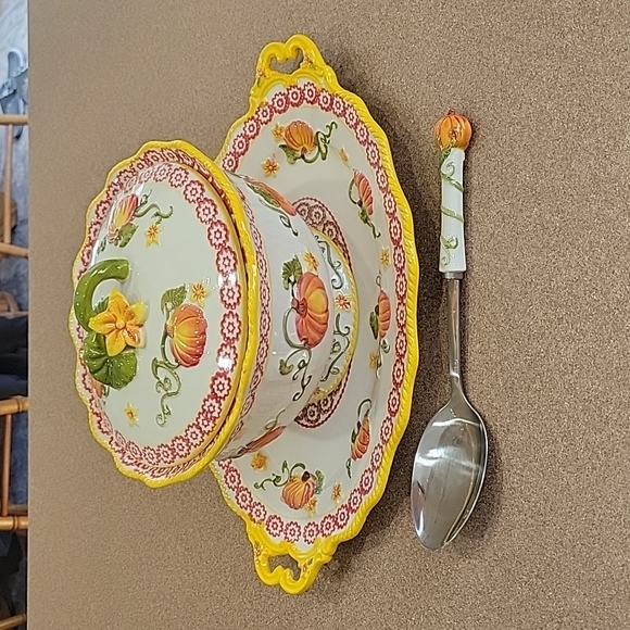 Temptations 5pc Bowl & Tray Serving Set!!! - Picture 3 of 16